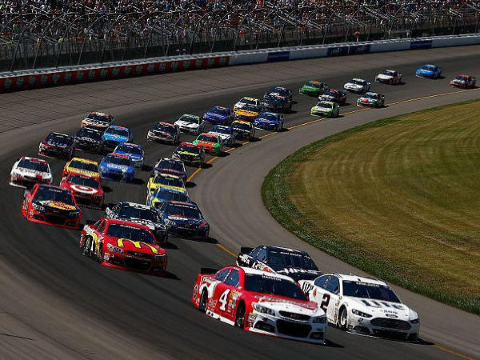 Kevin Harvick, Brad Keselowski