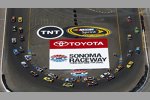 Restart mit Clint Bowyer (Waltrip) und Joey Logano (Penske) 