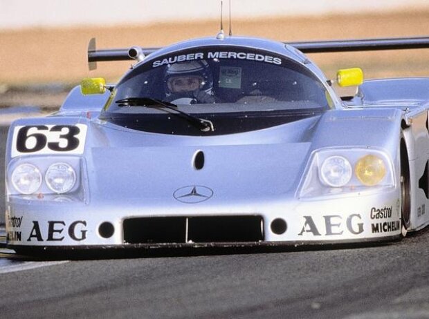 24 Stunden von Le Mans, 10./11. Juni 1989. Sauber-Mercedes Gruppe-C-Rennsportwagen C 9. Startnummer 63 - Sieger: Jochen Mass / Manuel Reuter 