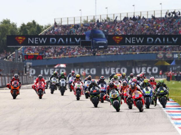 Titel-Bild zur News: Start zum MotoGP-Rennen in Assen 2013