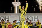 Kyle Busch feiert in der Victory Lane