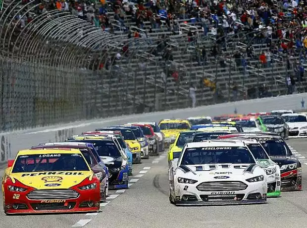 Titel-Bild zur News: Brad Keselowski, Joey Logano