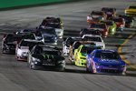 Restart im Nationwide-Rennen: Kevin Harvick (JR) und und Kyle Busch (Gibbs) vorn