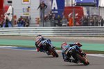 Alex Rins hinter Alex Marquez