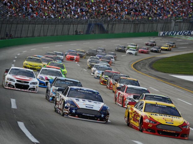 Brad Keselowski, Joey Logano