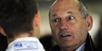 Bild zum Inhalt: McLaren-Boss Dennis zählt Button an