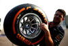 Bild zum Inhalt: Pirelli reist mit den härtesten Mischungen nach Silverstone