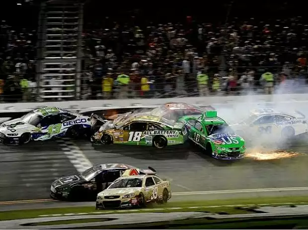 Casey Mears, Kyle Busch, Danica Patrick, David Gilliland Titel-Bild zur News: Casey Mears, Kyle Busch, Danica Patrick, David Gilliland
