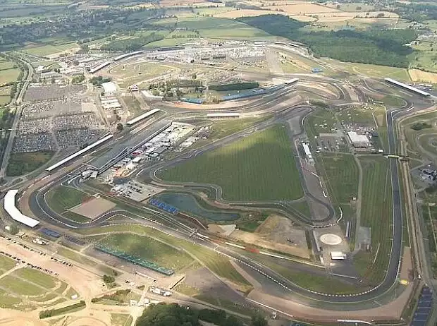 Silverstone Circuit Titel-Bild zur News: Silverstone Circuit