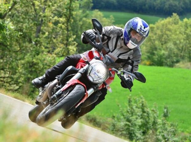 Titel-Bild zur News: Ducati Monster 821