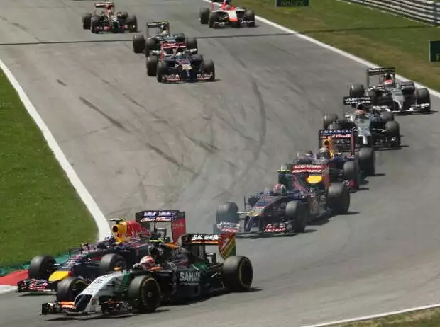 Sergio Perez, Daniel Ricciardo Titel-Bild zur News: Sergio Perez, Daniel Ricciardo