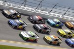 Three-Wide-Racing mit Jimmie Johnson (Hendrick) in der Mitte