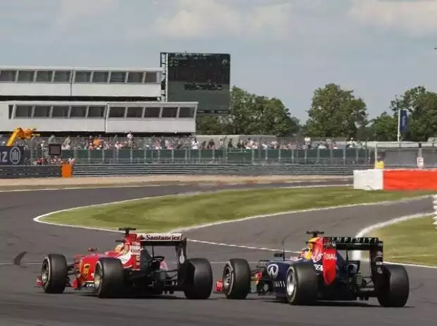 Fernando Alonso, Sebastian Vettel Titel-Bild zur News: Fernando Alonso, Sebastian Vettel
