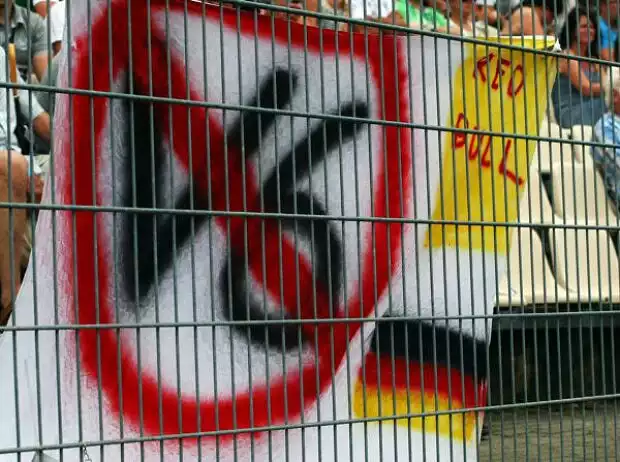Fans protestieren gegen den V6-Turbo Titel-Bild zur News: Fans protestieren gegen den V6-Turbo