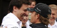 Bild zum Inhalt: Als Toto Wolff 50 Euro an Nico Rosberg verlor
