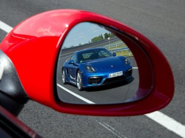 Der Porsche 911 im Rückspiegel 