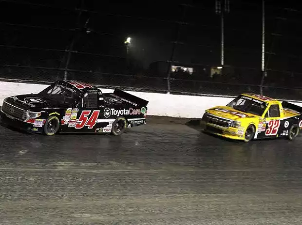 Darrell Wallace, Kyle Larson Titel-Bild zur News: Darrell Wallace, Kyle Larson