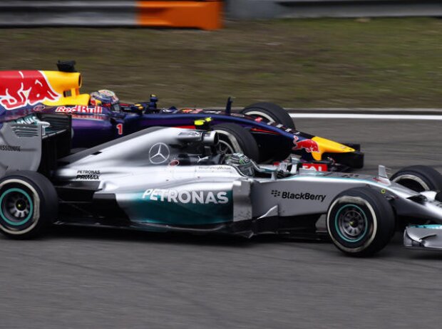 Nico Rosberg, Sebastian Vettel Nico Rosberg, Sebastian Vettel