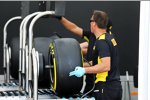 Pirelli-Mechaniker bei der Arbeit