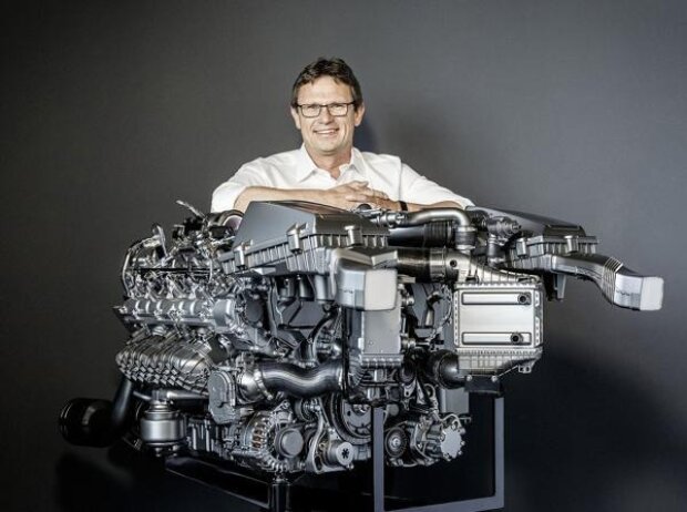 Titel-Bild zur News: Der neue 4,0-Liter-V8 von AMG und Christian Enderle, Breichsleiter Entwicklung Motor & Triebstrang Mercedes-AMG