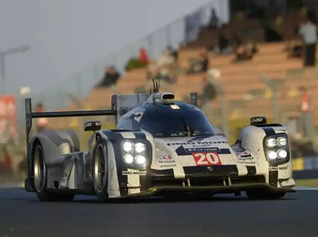 Timo Bernhard, Mark Webber Titel-Bild zur News: Timo Bernhard, Mark Webber