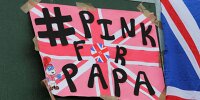 "Pink for Papa" zu Ehren von John Button