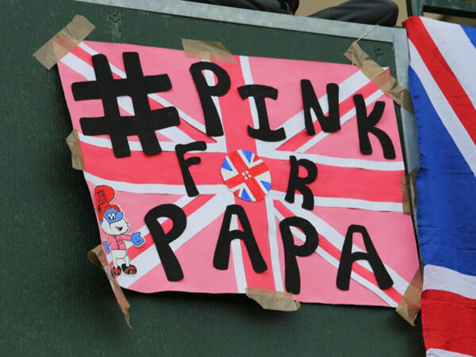"Pink for Papa" zu Ehren von John Button