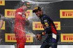 Daniel Ricciardo (Red Bull) und Fernando Alonso (Ferrari) 