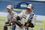 Freude bei Jari-Matti Latvala und Miikka Anttila (Volkswagen) 