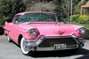 Bild zum Inhalt: Pink Cadillac als Zeichen des Erfolgs