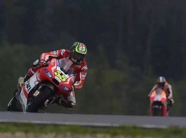 Titel-Bild zur News: Cal Crutchlow vor Dani Pedrosa