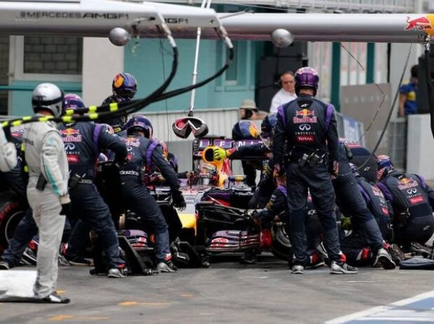 Titel-Bild zur News: Sebastian Vettel, Boxenstopp