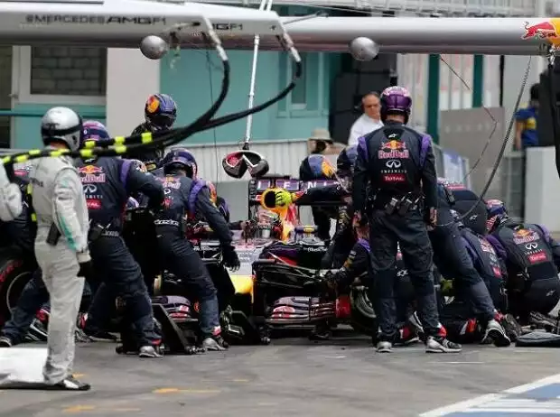 Sebastian Vettel, Boxenstopp Titel-Bild zur News: Sebastian Vettel, Boxenstopp