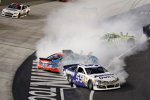 Es kracht: Kyle Busch (Gibbs), Brian Vickers (Waltrip) und Aric Almirola (Petty) 