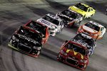 Restart mit Kasey Kahne (Hendrick) und Jamie McMurray (Ganassi)