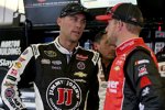 Kevin Harvick im Gespräch mit Regan Smith 