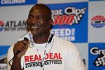 Box-Legende Evander Holyfield im Media-Center des Atlanta Motor Speedway