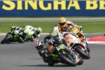 Bradley Smith vor Andrea Iannone 