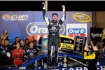 Kasey Kahne (Hendrick) in der Victory Lane