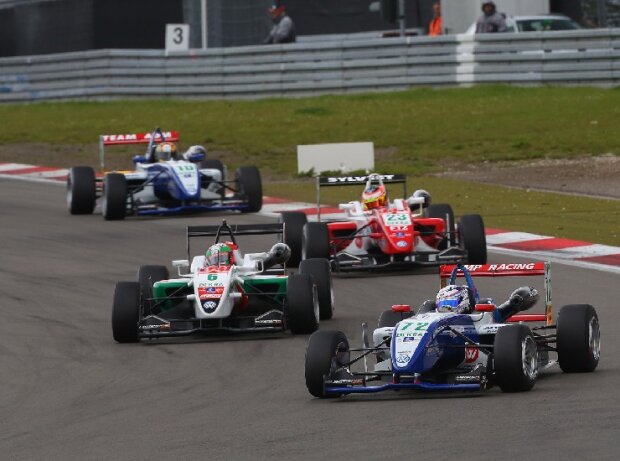 Titel-Bild zur News: Formel 3 Cup