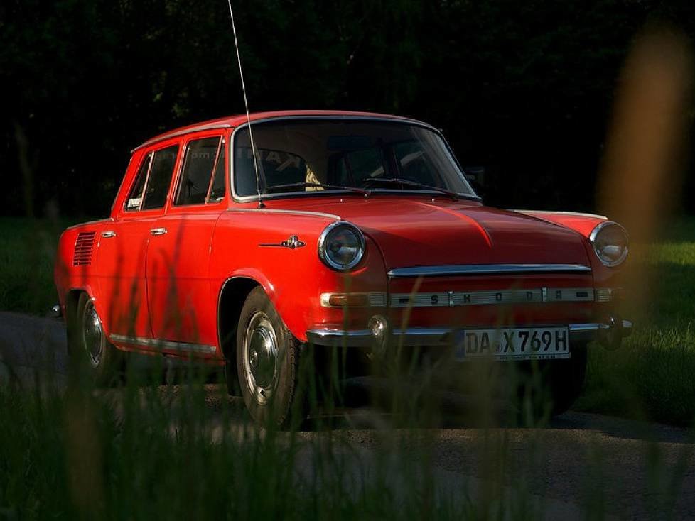 Skoda startet mit zwei legendären Hecktrieblern bei der Youngtimer Classic: Skoda 110 MB