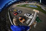 Start zum Federated Auto Parts 400: Brad Keselowski (Penske) und Jeff Gordon (Hendrick) in Reihe eins