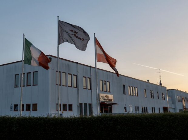 Titel-Bild zur News: Toro-Rosso-Fabrik in Faenza