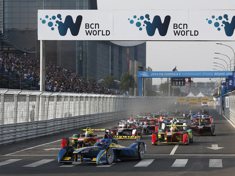 Start zum Formel-E-Rennen in Peking: Nicolas Prost vor Lucas di Grassi und Daniel Abt