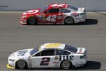 Brad Keselowski (Penske) und Kyle Larson (Ganassi)