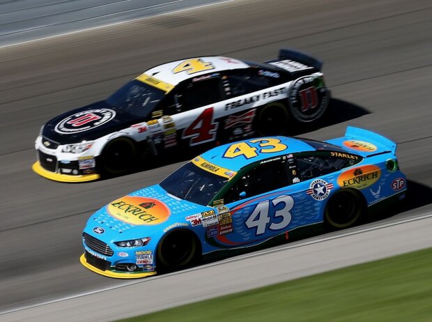 Aric Almirola, Kevin Harvick