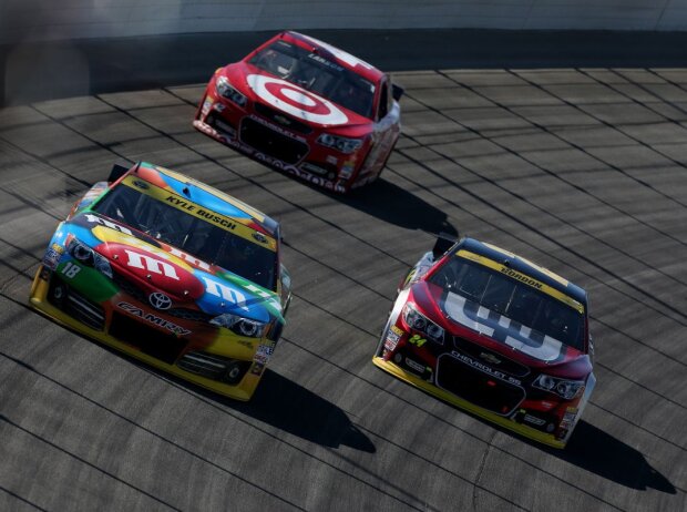 Kyle Busch, Jeff Gordon, Kyle Larson