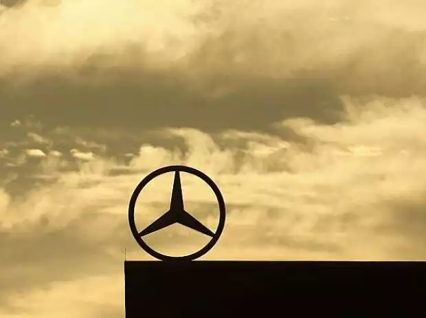 Mercedes-Stern über Hockenheim Titel-Bild zur News: Mercedes-Stern über Hockenheim