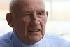 Bild zum Inhalt: Rennfahrerlegende Stirling Moss wird 85 Jahre jung