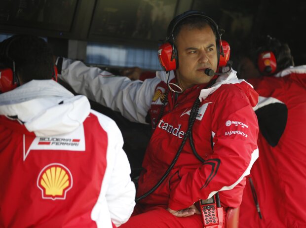 Titel-Bild zur News: Ferrari-Kommandostand